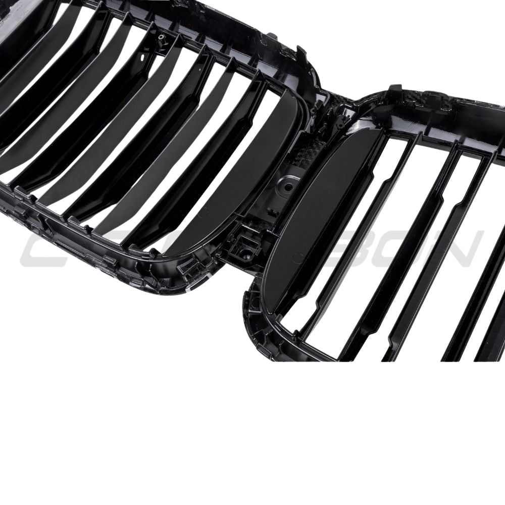 BMW X5 G05/F95 X5M 2019-2022 pre-LCI double slat pre-preg carbon fiber grille by CT Carbon, showing close-up of sleek grille design