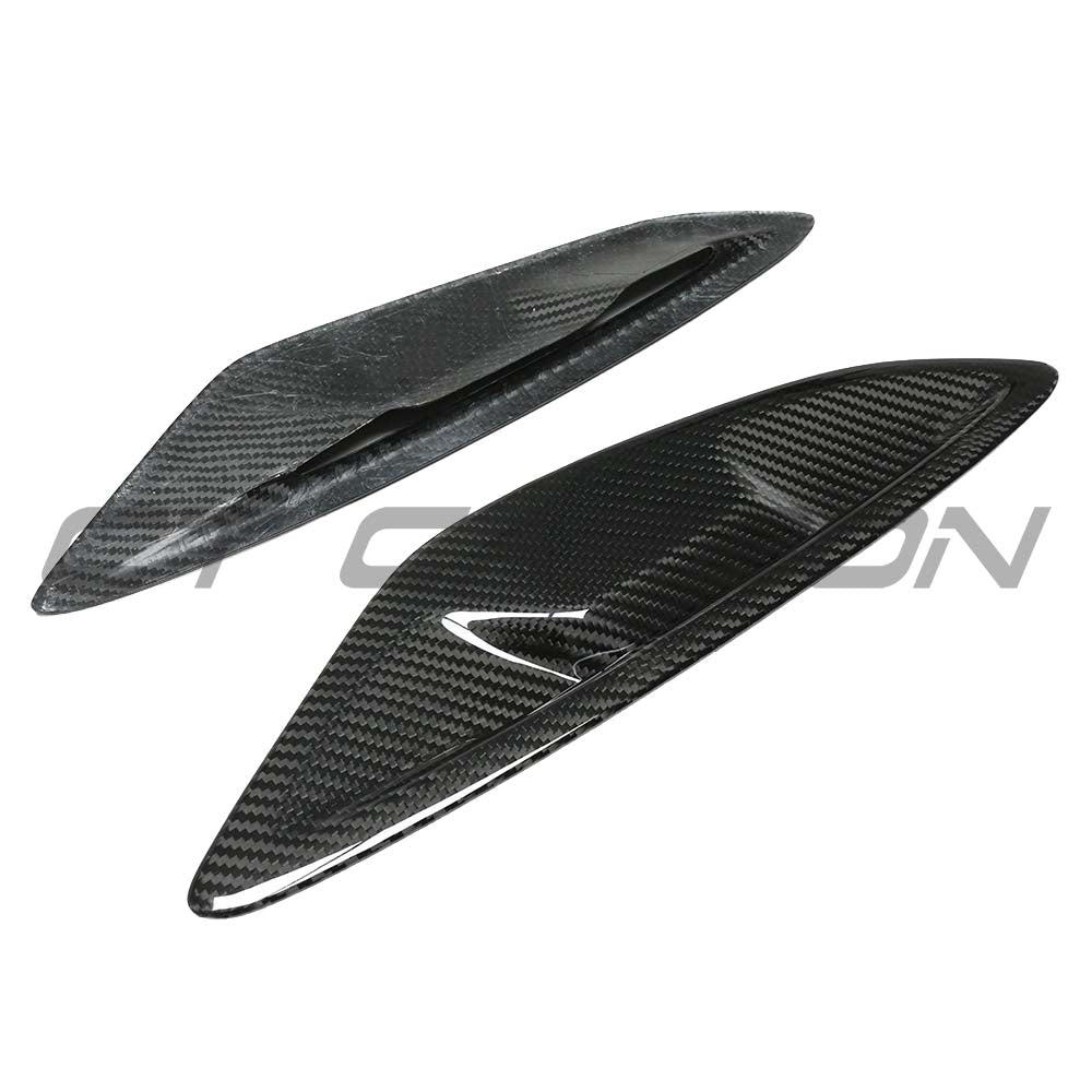 BMW G14/G15/G16 8 Series dry carbon fiber side fender trim by CT Carbon, showcasing sleek, textured carbon fiber accessory on vehicle side.