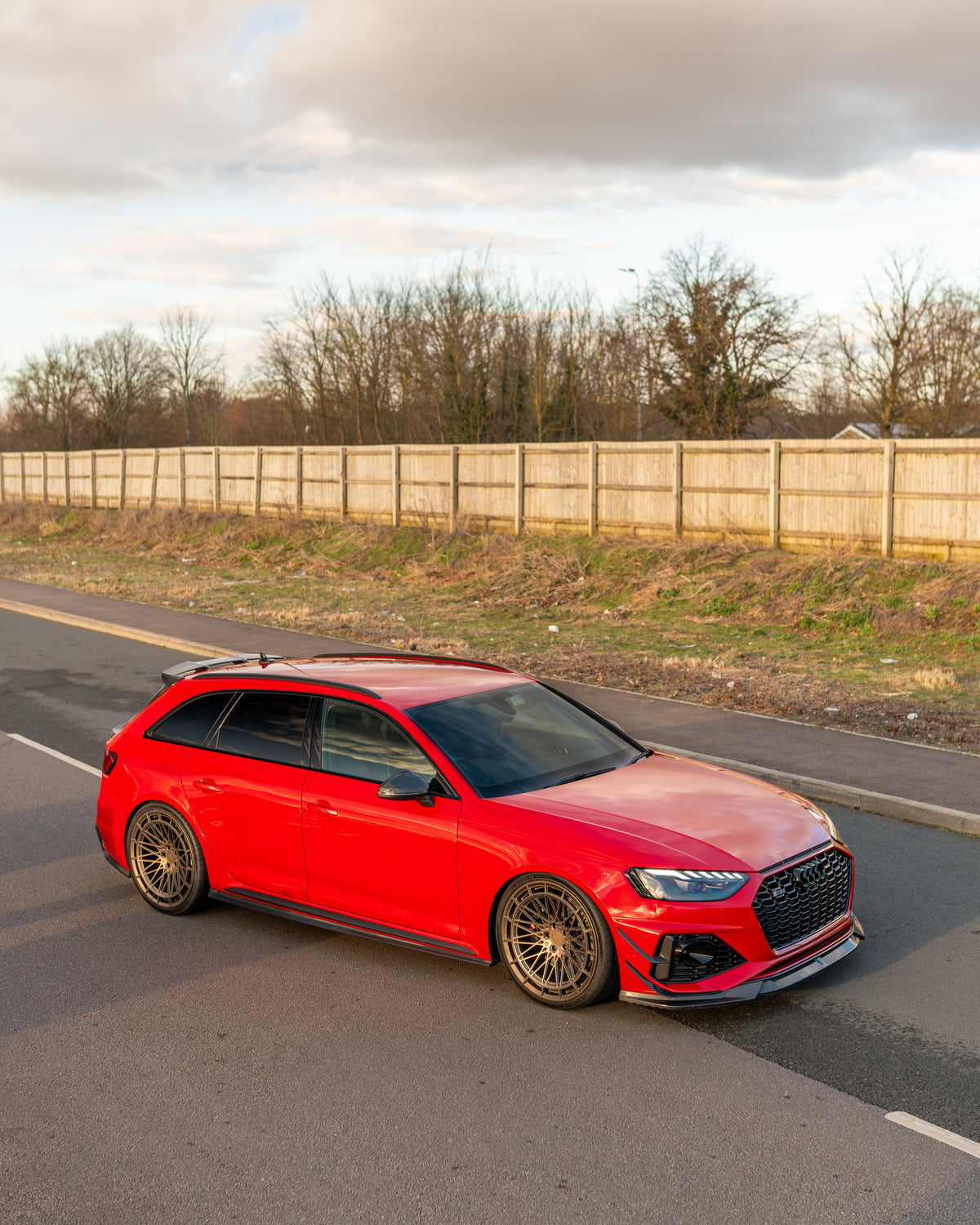 Audi RS4 B9.5 carbon fibre side skirts by CT Design, showcasing sleek, sporty design and high-quality carbon fibre material.