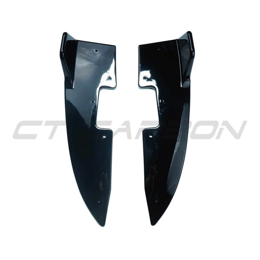 BMW 4 Series G22/G23 2020+ gloss black rear bumper corner accessories by CT Carbon, showing close-up of the sleek, finished corners.