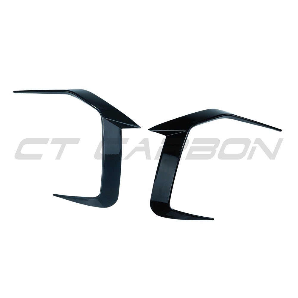 BMW 5 Series G60 and i5 2023 gloss black front bumper corners accessory by CT Carbon showing close-up of the shiny black finish