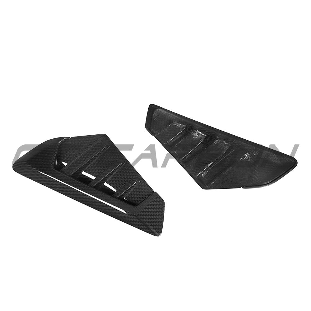 BMW G05 X5 LCI 2023 carbon fibre fender trim kit by CT Carbon, showcasing sleek, lightweight carbon fibre accents on the vehicle.