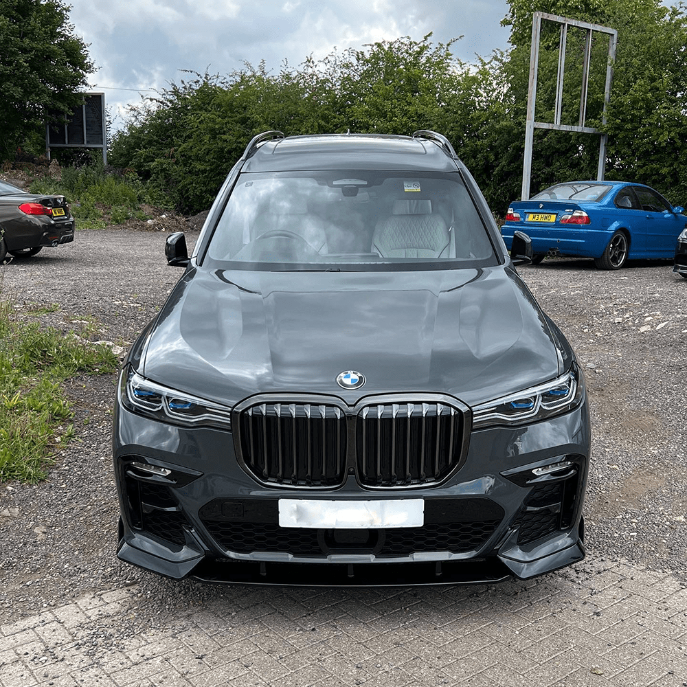 BMW G07 X7 2018-2022 CT Carbon full gloss black kit, includes exterior trim and accents for the luxury SUV.