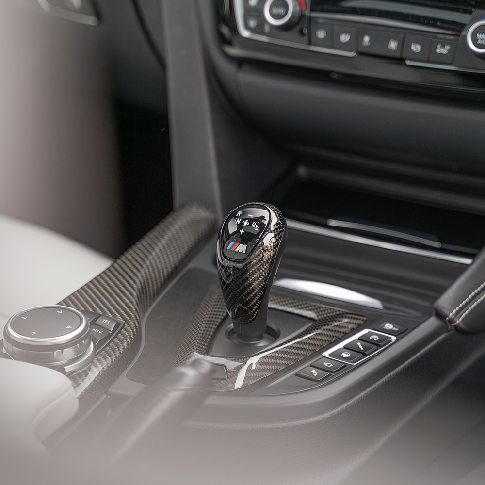 BMW M series F80 F82 F83 F87 CT Carbon shift knob with Alcantara and carbon surround, right-hand drive, accessories.