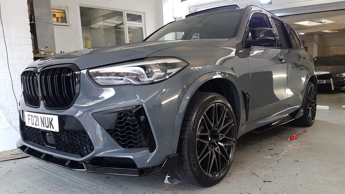 CT Carbon BMW X5M F95 2019-2022 pre-LCI gloss black kit includes exterior trim pieces shown on the vehicle.