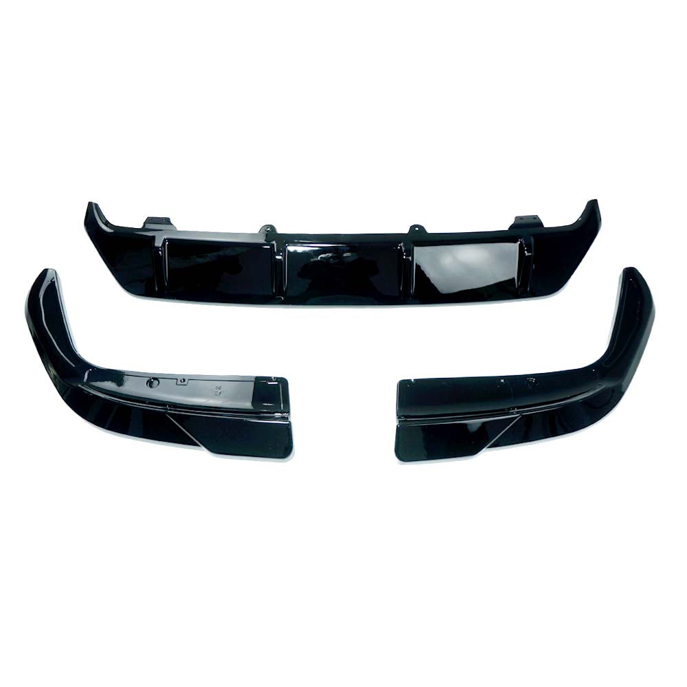 BMW G06 X6 2019-2023 CT Carbon pre-LCI diffuser and corner kit, featuring black carbon fiber finish and aerodynamic design.