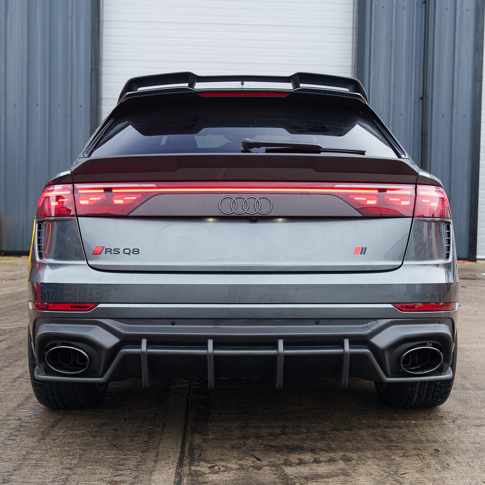 Audi RSQ8 facelift 2025+ carbon fiber full kit by CT Carbon, showing detailed carbon fiber components on a sleek vehicle.