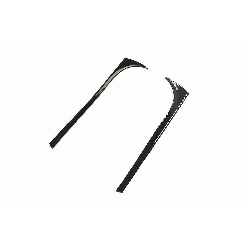 Gloss black rear window trim for Volkswagen Golf MK7 by CT Carbon, shown as a sleek accessory on the vehicle.