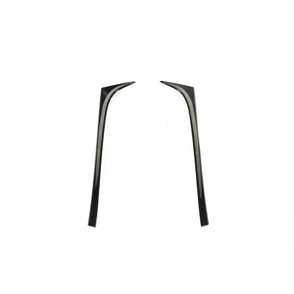 Gloss black rear window trim accessory for Volkswagen Polo MK6 by CT Carbon, shown on the vehicle.