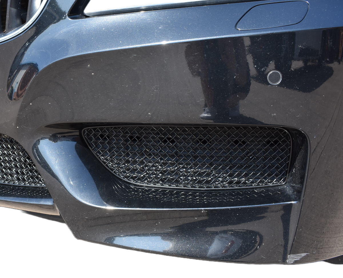 BMW Z4 E89 Sdrive20i M Sport front grille set by ZunSport, showing sleek black grille with mesh design and chrome accents.