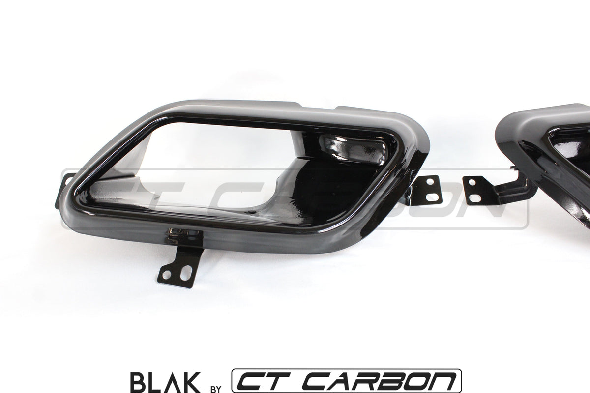 Full black edition Range Rover Velar trim pack kit by CT Carbon, featuring sleek black accents on the 2017+ model.