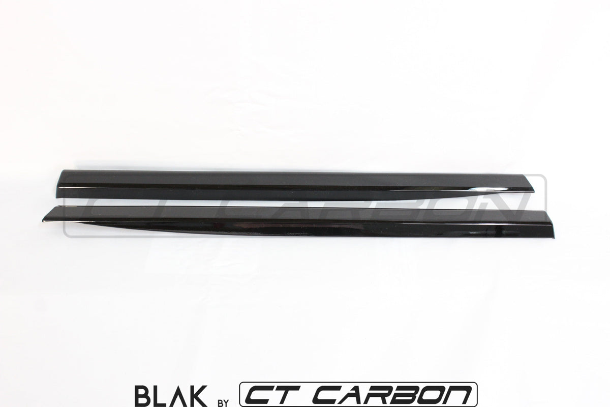 Black CT Carbon splitter kit for Range Rover Vogue L405 Full Black Edition, 2013-2017, includes front and side trim enhancements.