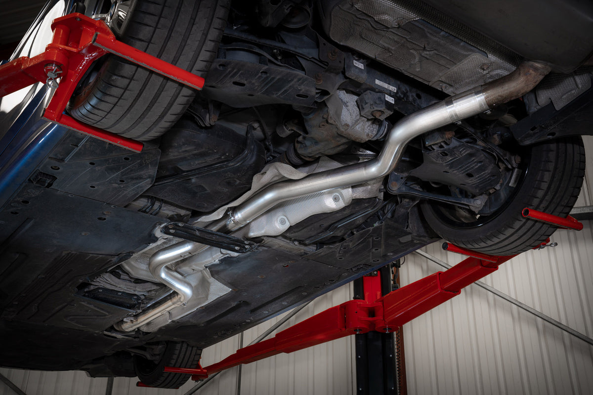 Scorpion BMW 340i F30/F31 15-18 and 440i F32/F33/F36 16-18 resonator delete pipe installed on a BMW exhaust system.