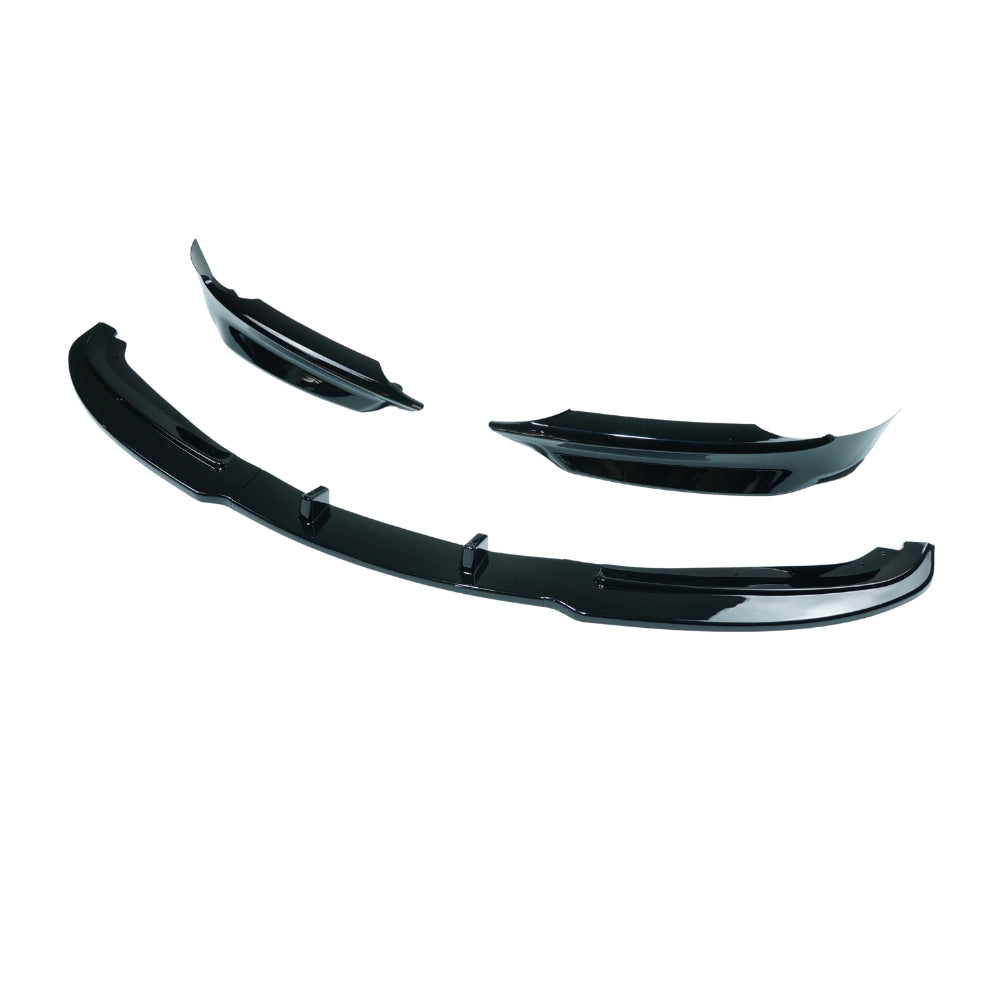BMW 3 Series E90/E91 SE 2005-2009 CT Carbon gloss black splitter V2 installed on front bumper, showing sleek aerodynamic design.