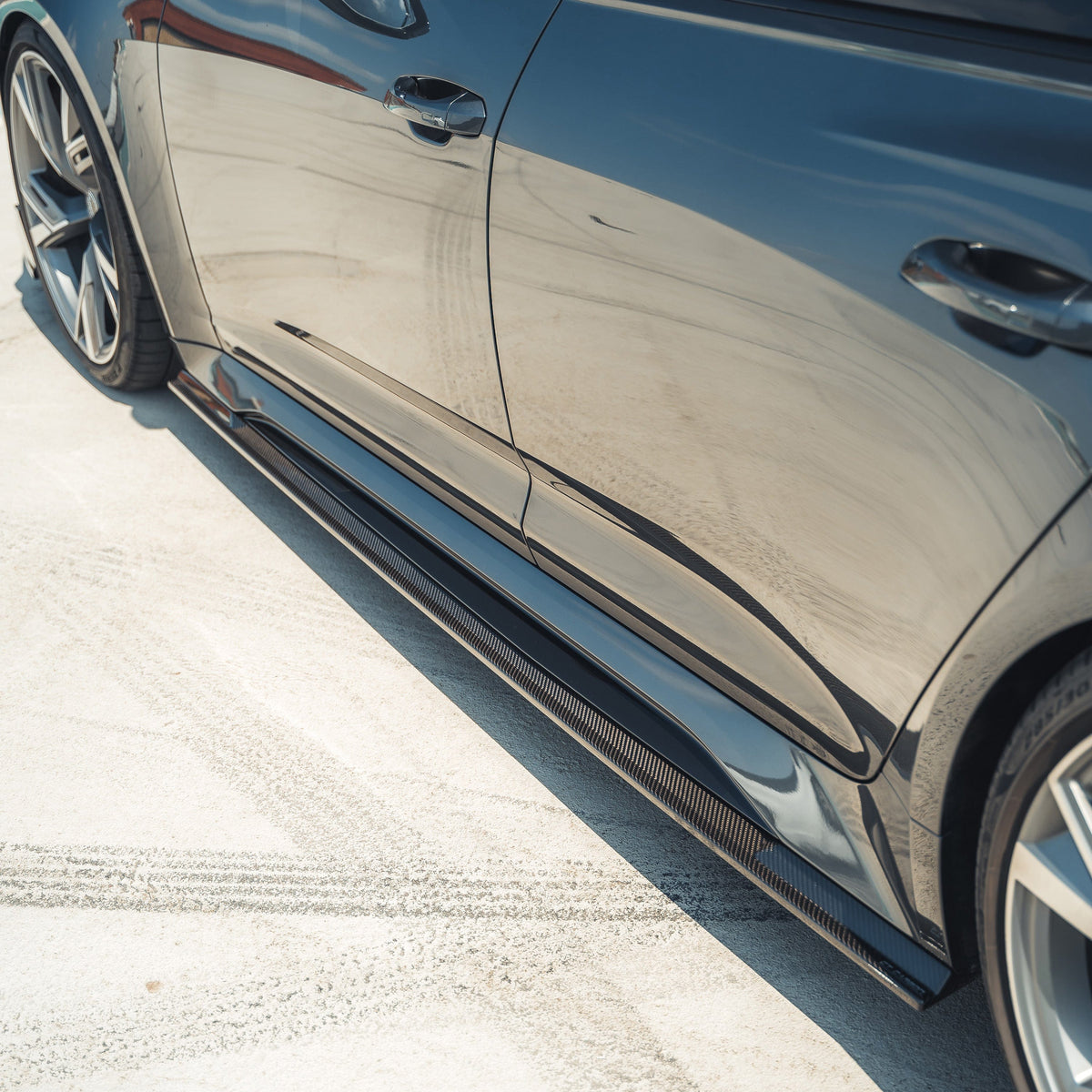 AUDI RS6 C8 Avant full carbon fibre kit by CT Carbon, showing detailed carbon fibre components on the vehicle.
