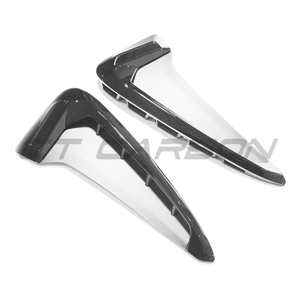 BMW F15 X5 GLOSS BLACK Fender Trim accessories by CT Carbon, close-up of sleek, shiny black trim on vehicle fender.