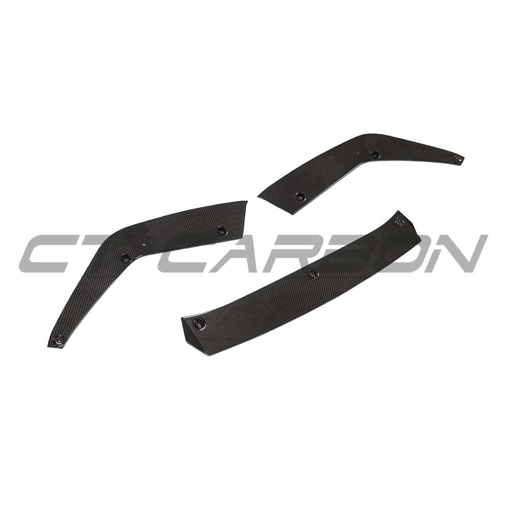 BMW F90 M5 LCI saloon with full carbon fiber kit by CT Carbon, showcasing V6 style body panels and aerodynamic enhancements.