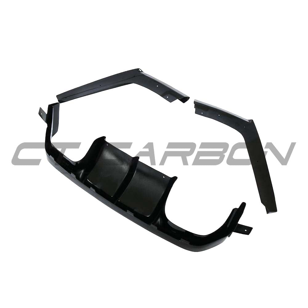 BMW M3 F80 2014-2020 CT Carbon full gloss black kit including front bumper, side skirts, and rear diffuser, all in sleek black finish.