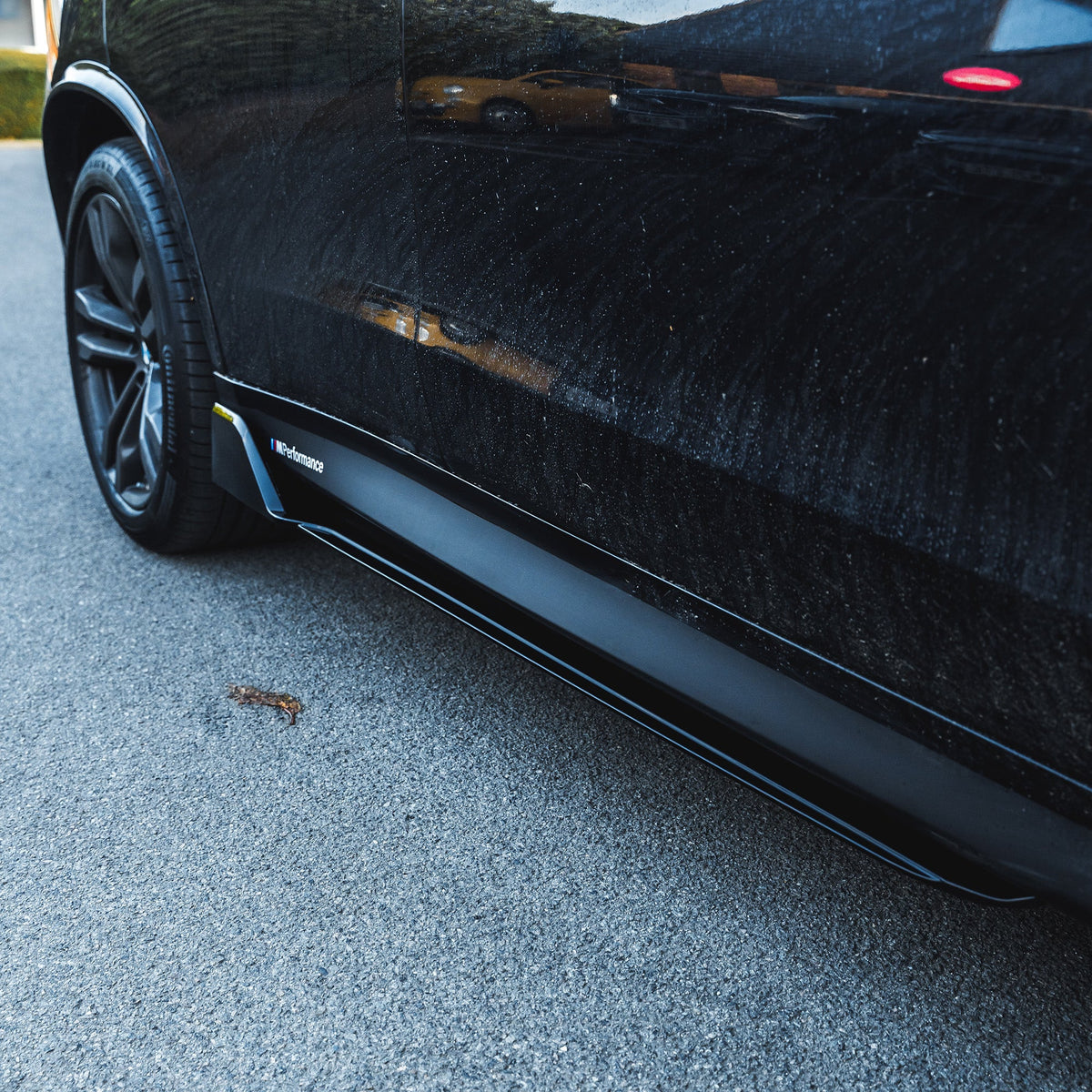 BMW F15 X5 2014-2018 CT Carbon full gloss black kit, including exterior parts for a sleek, customized look.