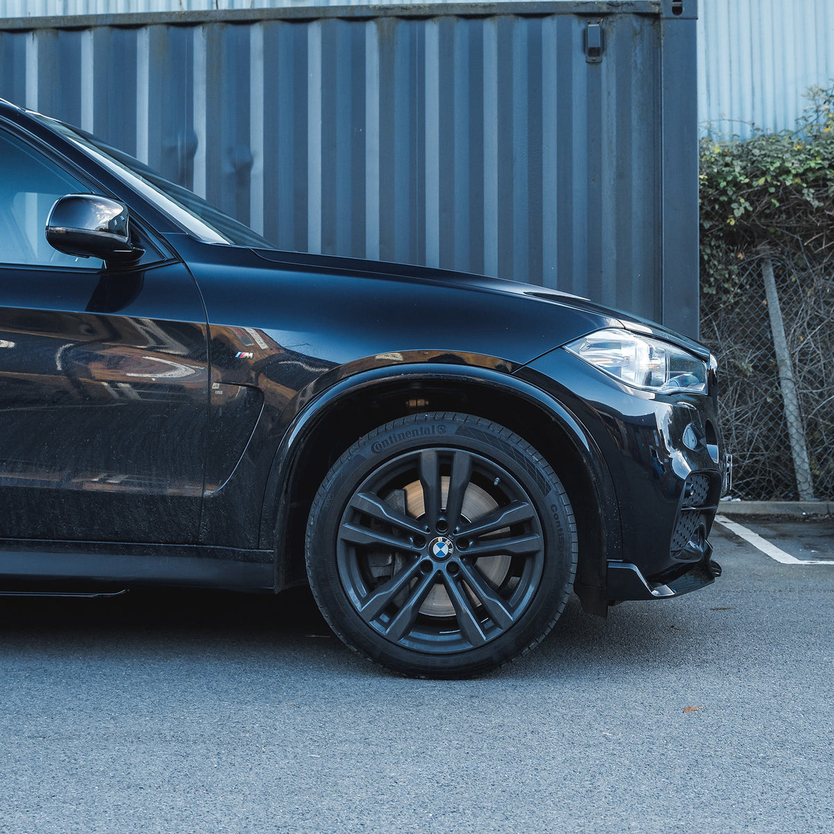 Full gloss black kit for BMW F15 X5 (2014-2018) by CT Carbon, including detailed images of the complete exterior upgrade.