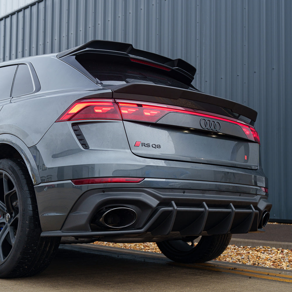 Carbon fiber full kit for Audi RSQ8 facelift 2025+ by CT Carbon, including front, side, and rear exterior parts.