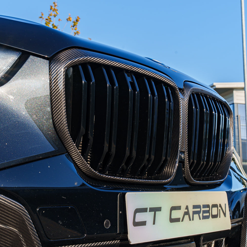 BMW X5 G05 F95 X5M 2019-2022 CT Carbon pre-preg carbon fiber double slat grille, close-up view showing sleek design