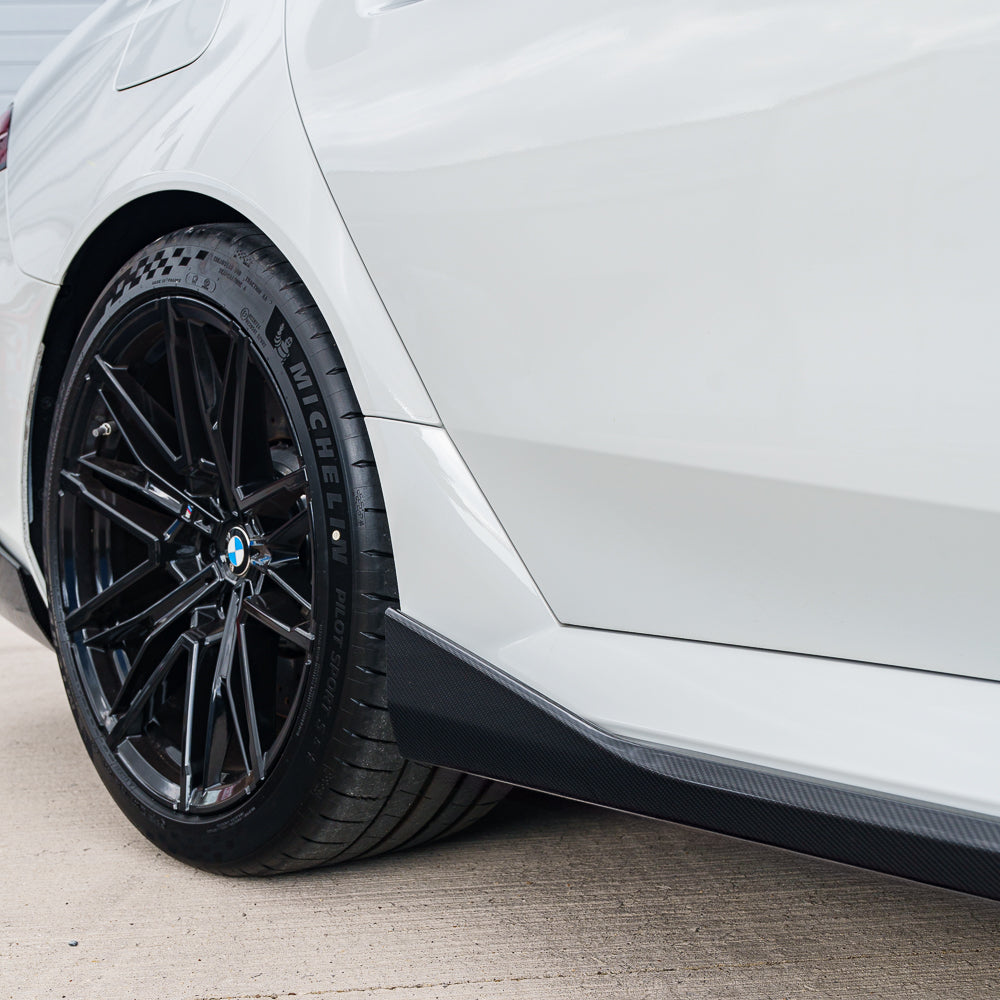 BMW G90 M5 2024 carbon fibre full kit by CT Carbon, showing close-up of the sleek, lightweight carbon fibre components.