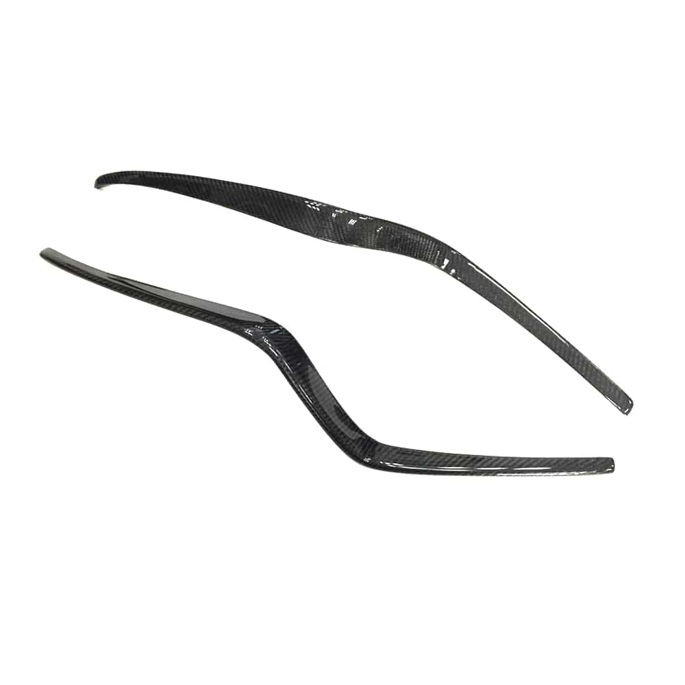 Carbon fiber front bumper trim for Porsche Macan 2014-2017 by CT Carbon, showcasing sleek, high-quality automotive accessory details.
