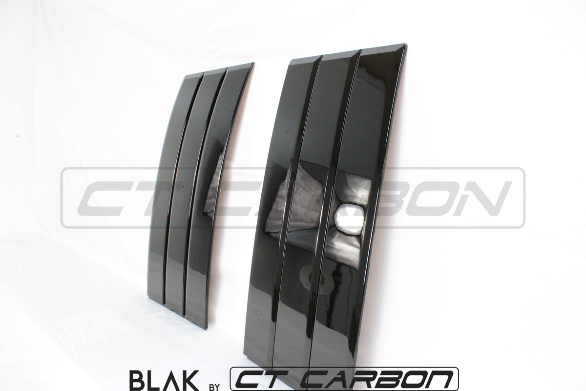 CT Carbon black splitter kit for Range Rover Vogue L405 Full Black Edition 2013-2017, featuring sleek black trim components.