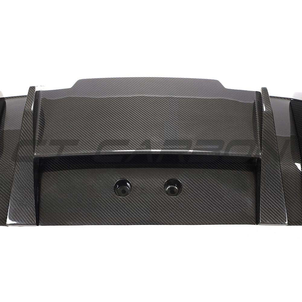 Carbon fiber diffuser for Audi R8 V10 Gen 2, V Style by CT Carbon, showcasing sleek aerodynamic design and high-quality craftsmanship.